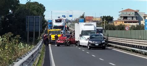 Belpasso Incidente Stradale Sulla Statale Feriti Traffico In