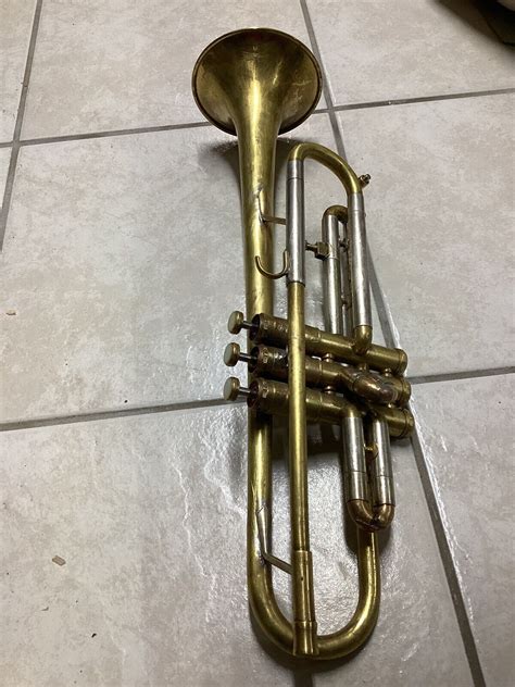 Getzen 300 Series Trumpet With Case Ebay