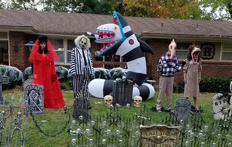 23 Spooky Beetlejuice Yard Decoration Ideas Munchkins Planet