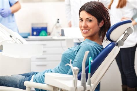 How To Select A Right Cosmetic Dentist In Kelowna