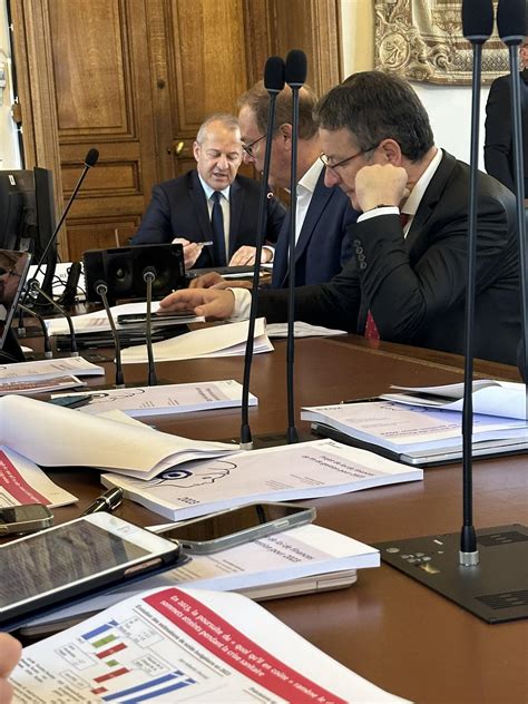 Examen du projet de loi de finances pour 2024 50 ans de déficits