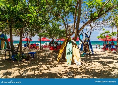 Playa De Kuta En Bali Fotograf A Editorial Imagen De Azul