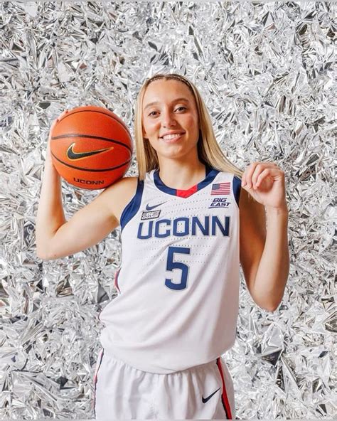 Pin By Goldyn On Thats A W Uconn Women Basketball Girlfriend