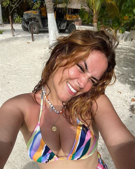 Hot Sexy Laura Rouder Bikini Pics