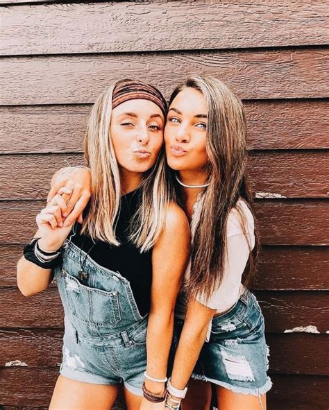 Download Cute Bff Against Wooden Wall Picture | Wallpapers.com