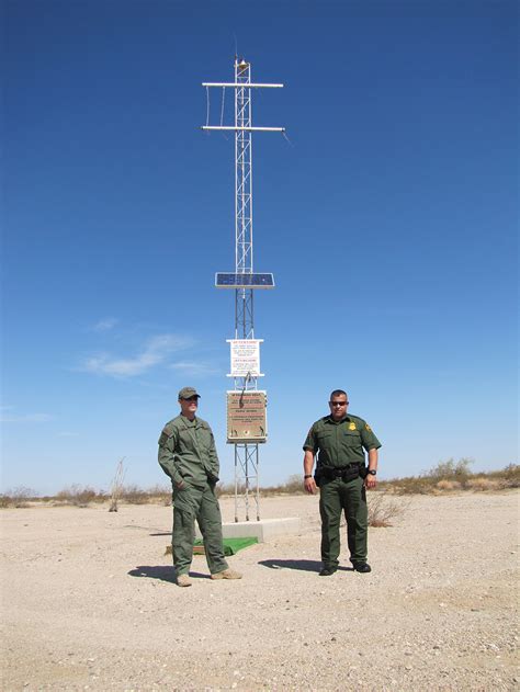 Mobile Solar Powered Beacons Fronteras