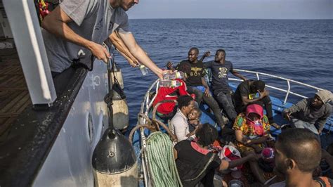 Migranti Mediterranea Tutti Salvi I Naufraghi Al Largo Della