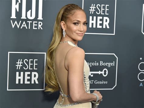 Η Jennifer Lopez φόρεσε την πιο value for money ολόσωμη φόρμα με τα