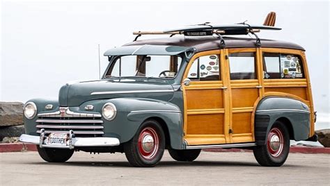 This 1946 Ford Super Deluxe Woodie Wagon Will Get You Into Surfing - autoevolution