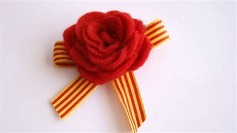 Roses De Feltre Per A Sant Jordi Rosas De Fieltro Para Sant Jordi