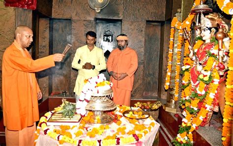 Uttar Pradesh Cm Yogi Adityanath Offers Prayers At Adishakti Maa