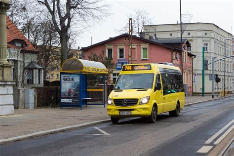 Jak pasażerowie korzystają z nowych linii minibusowych w Zabrzu Są