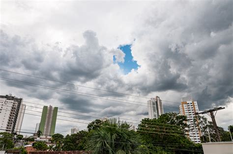 MidiaNews Primeira semana do ano terá céu nublado chuva e calor em