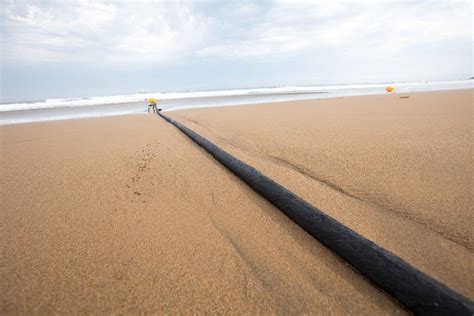 Marea O Cabo Submarino De Internet De Maior Capacidade