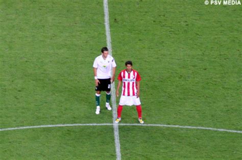 Reimond Manco Debut Con La Camiseta Del Psv De Holanda En Empate Ante