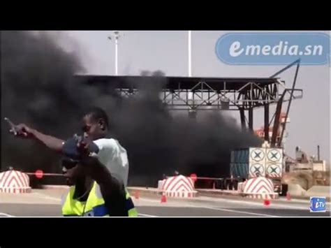 Incendie sur l autoroute à péage MBOUR DAKAR ACTUSEN