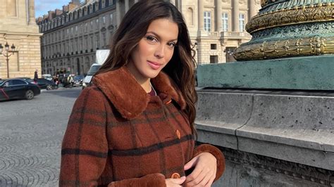 Iris Mittenaere Lancienne Miss Univers Pose En Bikini Et Affole La