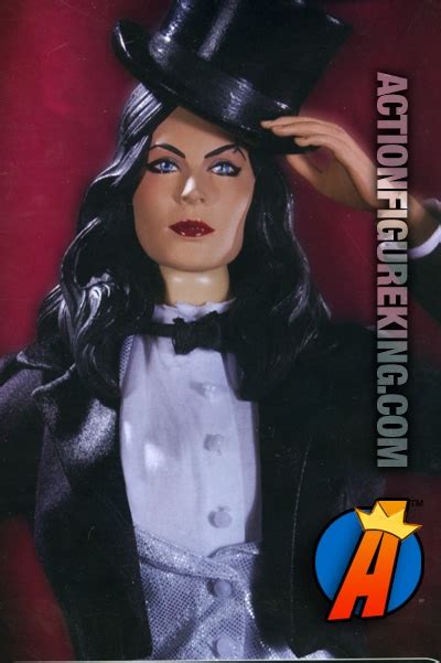 Zatanna 1 6th Scale Deluxe Collector Figure