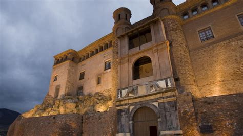 Visitas Guiadas Al Palacio Del Papa Luna De Illueca Y Al Castillo De