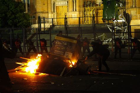 Incidentes Al Finalizar La Marcha Del Encuentro Nacional De Mujeres