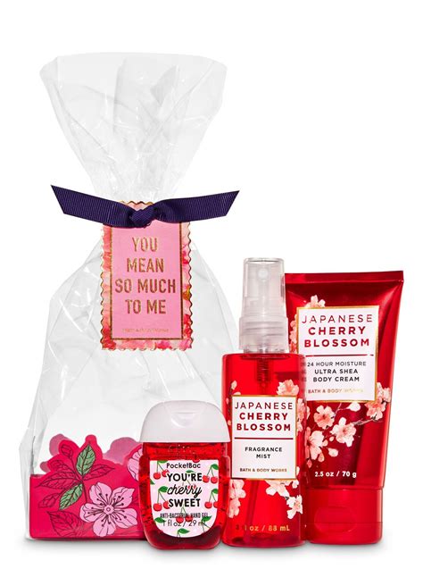 Bath And Body Works Japanese Cherry Blossom Mini T Set