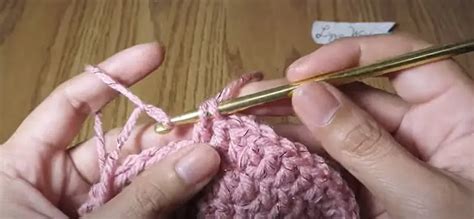 How To Connect Yarn When Crocheting Easy Guide Sew Insider