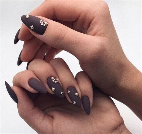 40 Super Elegant Prom Nails For The Big Night Belletag