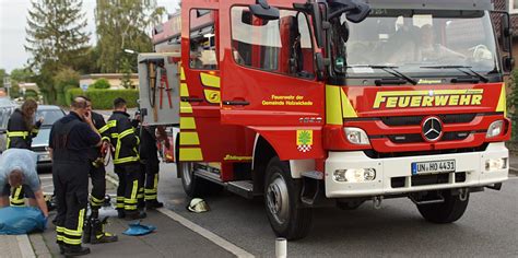 Freiwillige Feuerwehr Wird Zu Brennendem Wohnwagen Gerufen