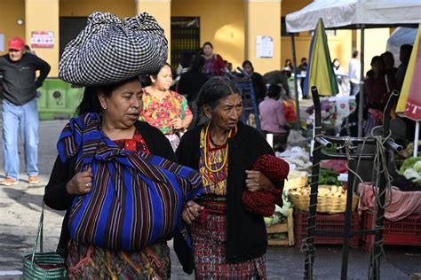 Ind Genas Mayas Votan Para Que Guatemala Pueda Salir Adelante