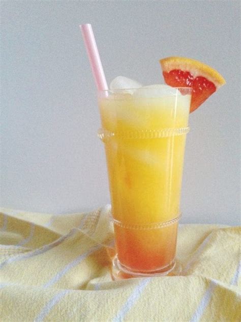 Sweet Sunrise Mocktail (Nonalcoholic Tequila Sunrise)