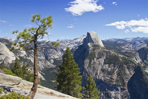 View over the Yosemite Valley Wallpaper - Happywall