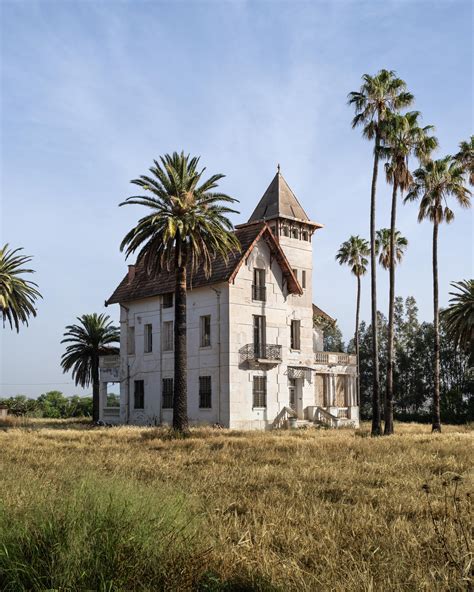 Abandoned Colonial Farmhouse Surrounded By Palm Trees R AbandonedPorn