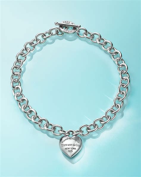 Luxury Gifts for Anniversaries & Holidays | Tiffany & Co.