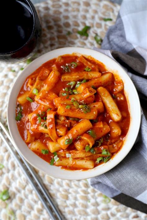 Tteokbokki (Dukbokki) - 떡볶이 | Recipe | Spicy recipes, Korean food ...