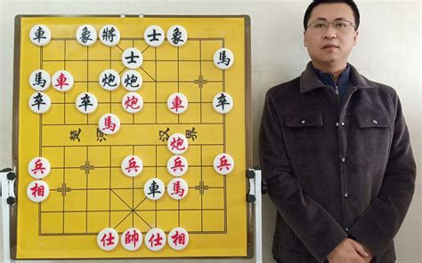 象棋当头炮直车第120讲：充分发挥？左炮巡河破顺手炮骑河横车！布局双刃剑？化解沿河十八打，梅花谱骑河车轧炮，步入更深的泥潭哔哩哔哩bilibili