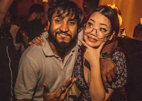 New Delhi Private Guided Nightlife Experience With Drink