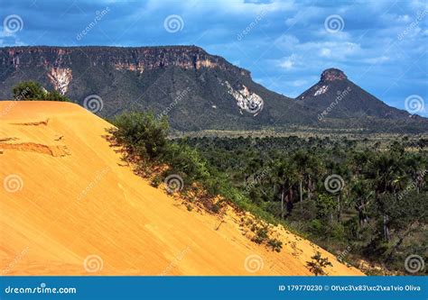 Jalapao Sand Dunes, with Espirito Santo Mountain Range in the Back ...