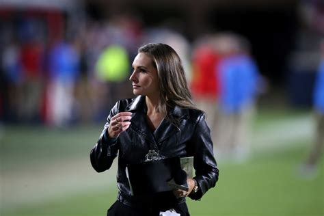 Sec Reporter Alyssa Lang Had Yet Another Awful Flight Neighbor And Fans