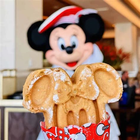 Disney S Park Fare Restaurant Reopens With New Dining Offerings