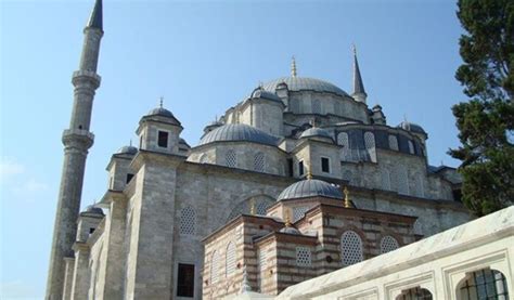 Fatih Mosque Guide: Architecture, History l Teknevia