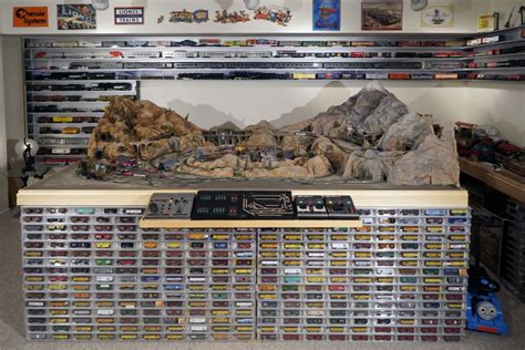 Train Display Case N And Z Scale Showcase Express