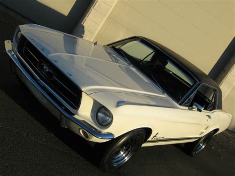 Seller of Classic Cars - 1967 Ford Mustang (White/Black)