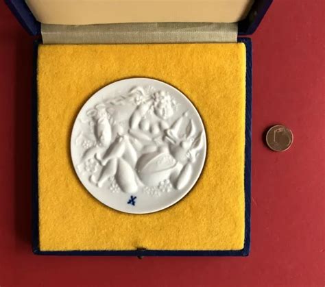 DDR PORZELLAN MEDAILLE Meissen Glasiert Fabelwesen Kunst Im Orig