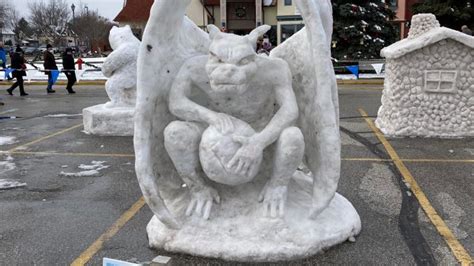 Photos Zehnders Snowfest Is Underway In Frankenmuth Mi Americajr