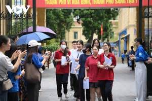 Điểm chuẩn 2025 Ngành hot tiếp tục cháy vé thí sinh đổ dồn vào CNTT Báo chí Sư phạm