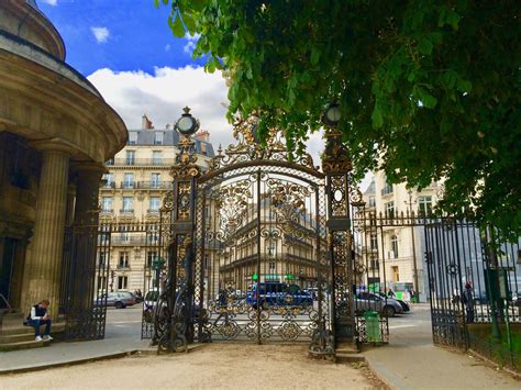 Parc Monceau in Paris : A Short Stroll - Melange Travel