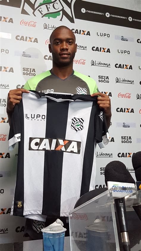 River Pi Acerta Contrata O Lateral Esquerdo Marlon E De Zagueiro Ex