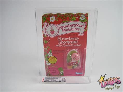 1982 Kenner Strawberry Shortcake Strawberryland Miniatures Strawberry