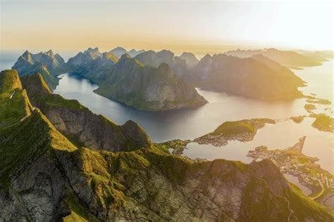 Reine & Lofoten Scenery | Excursion | Hurtigruten US