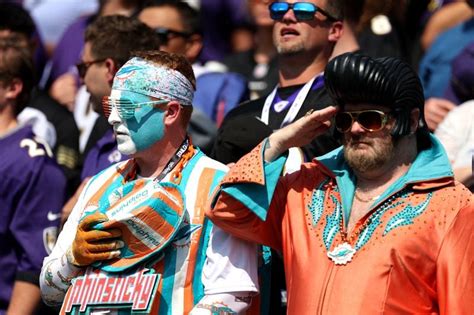 NFL Football Fan Costumes 47 Photos Of Best Dressed Fans In Crazy